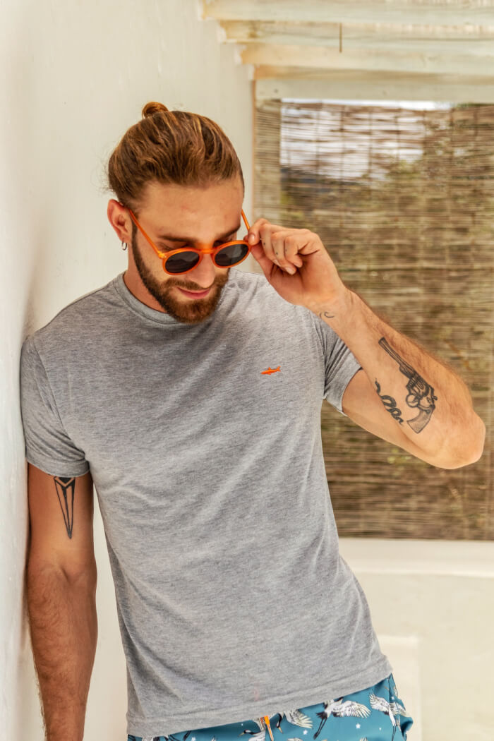CAMISETA GRIS